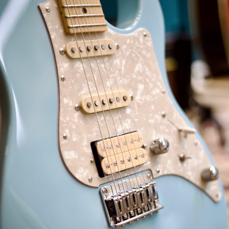 FGN BOS-M MBU - Guitarra Eléctrica Mint Blue Made in Japan - Imagen 4
