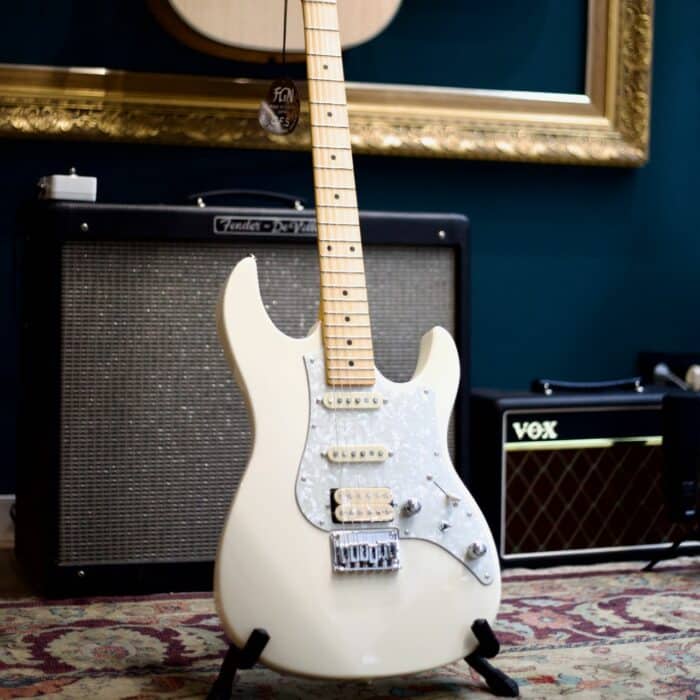 FGN BOS-M AWH - Guitarra eléctrica japonesa Antique White