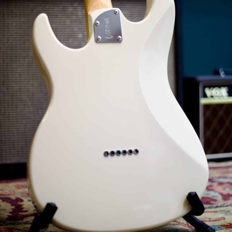 FGN BOS-M AWH - Guitarra Eléctrica Antique White Made in Japan - Imagen 9