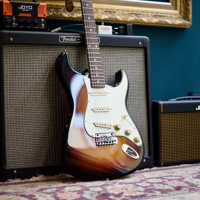 FGN Neo Classic 3 Tone Sunburst guitarra japonesa